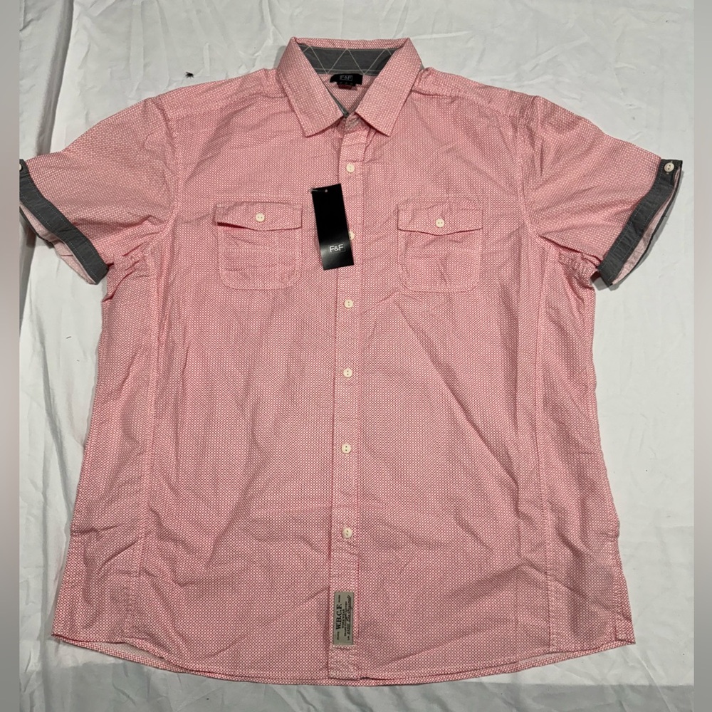 Men’s Casual Button Down Shirt-NWT